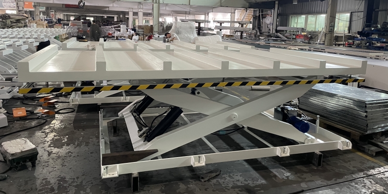 Panel mebeli üçün 6 çəngəl mövqe olan hidravlik lift: Xüsusi material köçürmə həlli